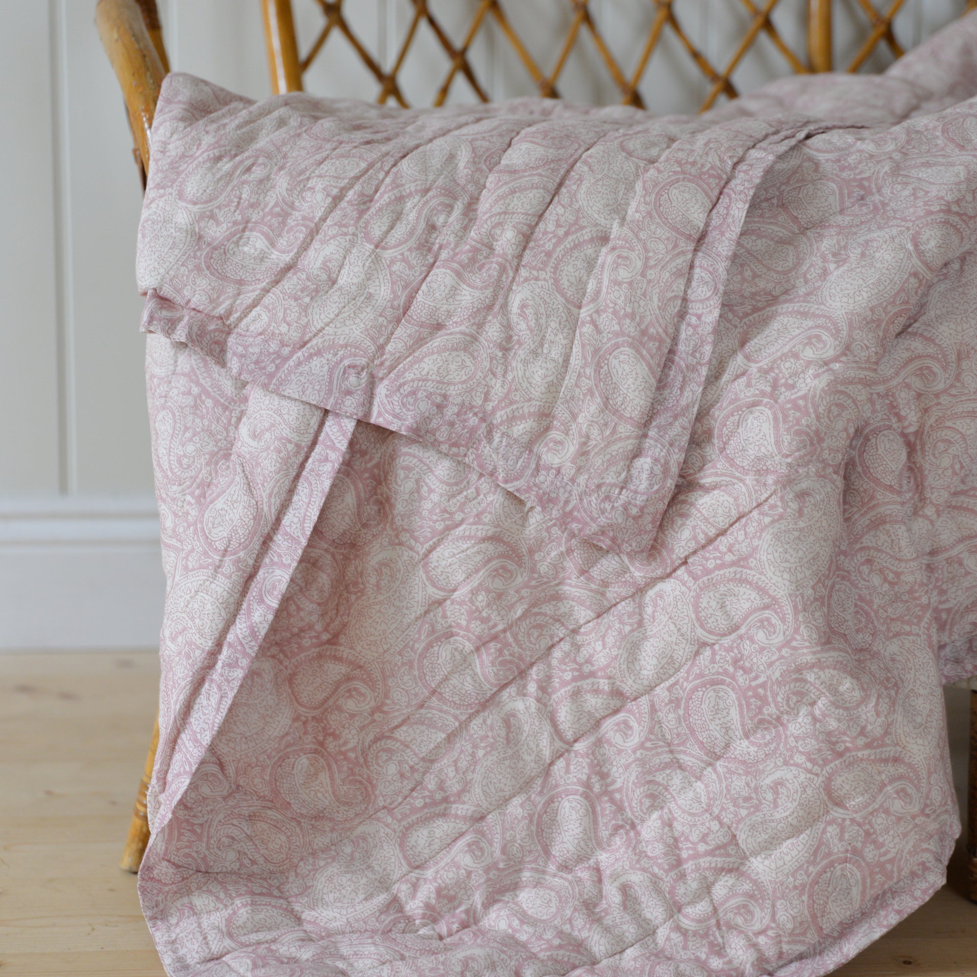 Soft Cotton Quilt / Pink Aya Rose and Paisley Print