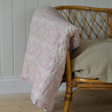 Load image into Gallery viewer, Aya Rose and Paisley Print Soft Cotton Quilt