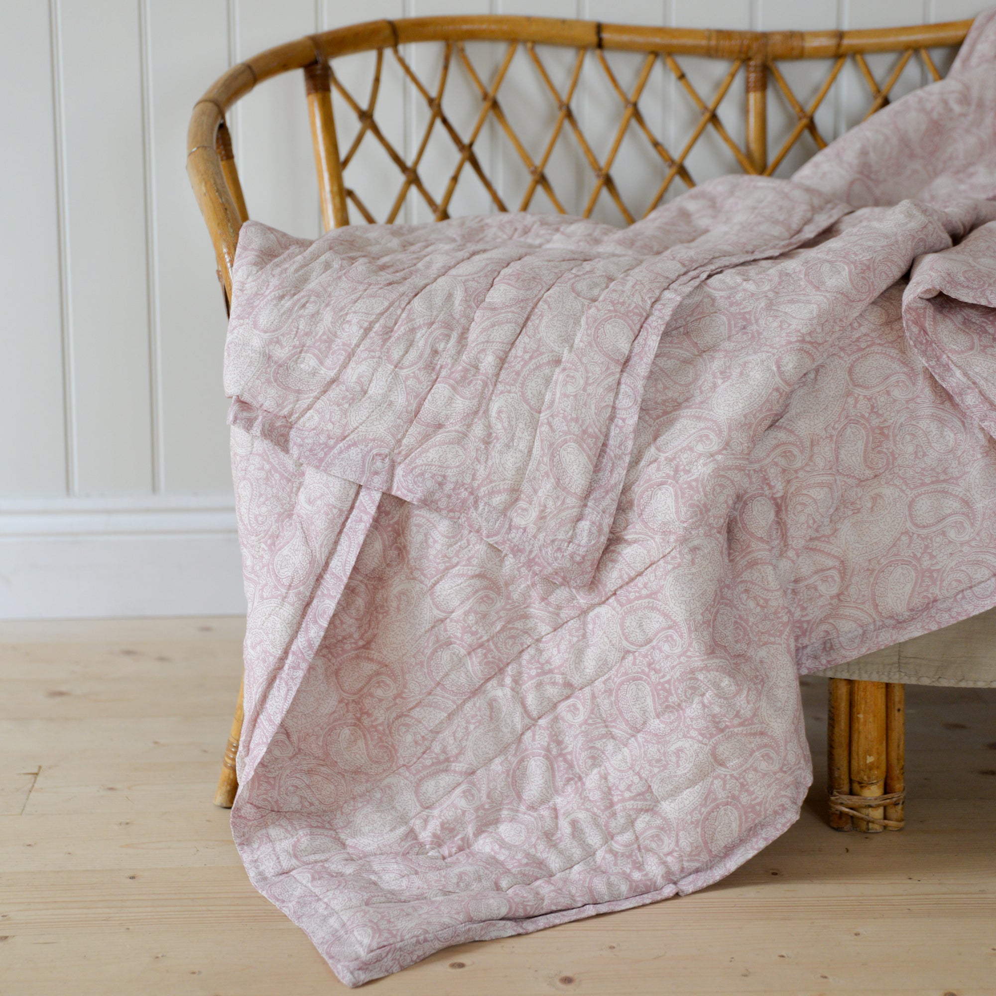 Soft Cotton Quilt / Pink Aya Rose and Paisley Print