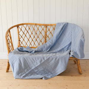 Classic Quilt in Pastel Blue / 130 x 180