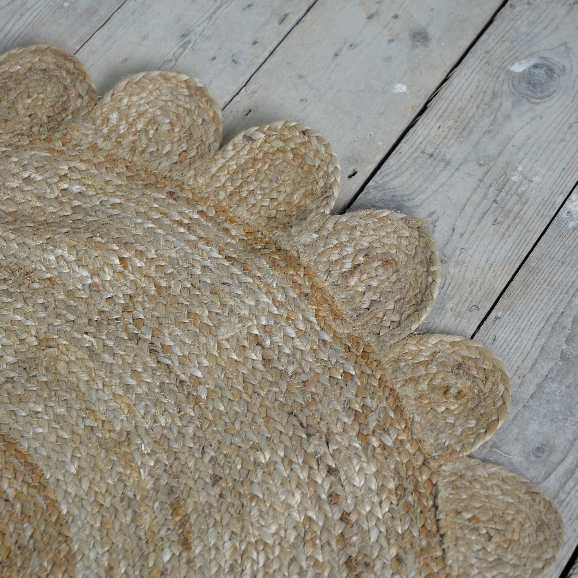IB Laursen Scalloped Edge Round Jute Rug