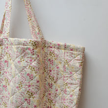 Load image into Gallery viewer, Quilted Over-Sized Bag / Pink Floral