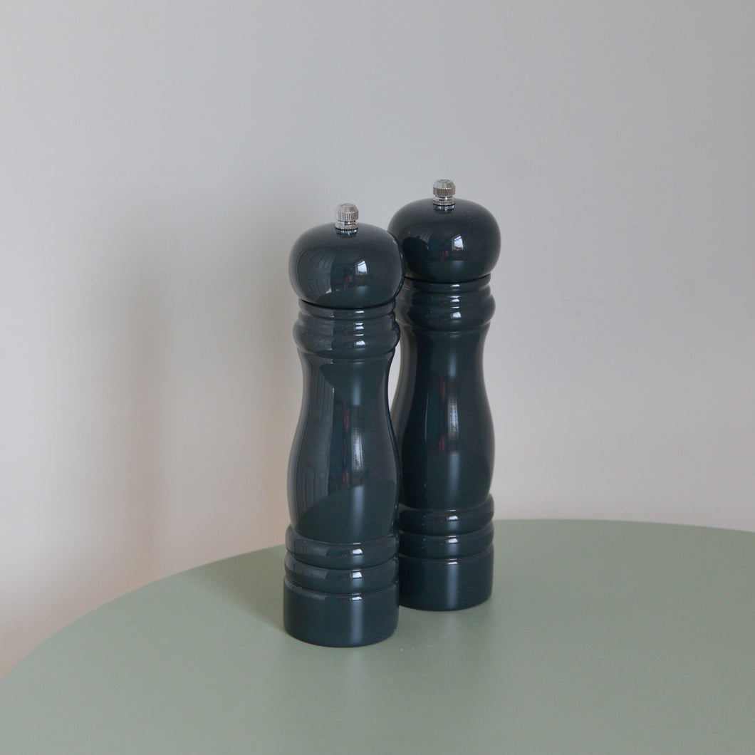 Salt or Pepper Mill / Dark Grey