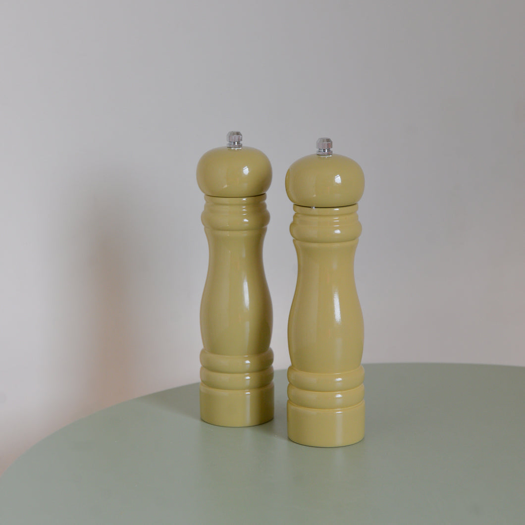 Salt or Pepper Mill / Straw Yellow