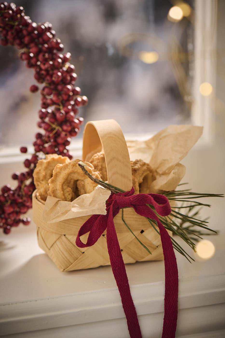 Mini Chip Wood Treat Basket