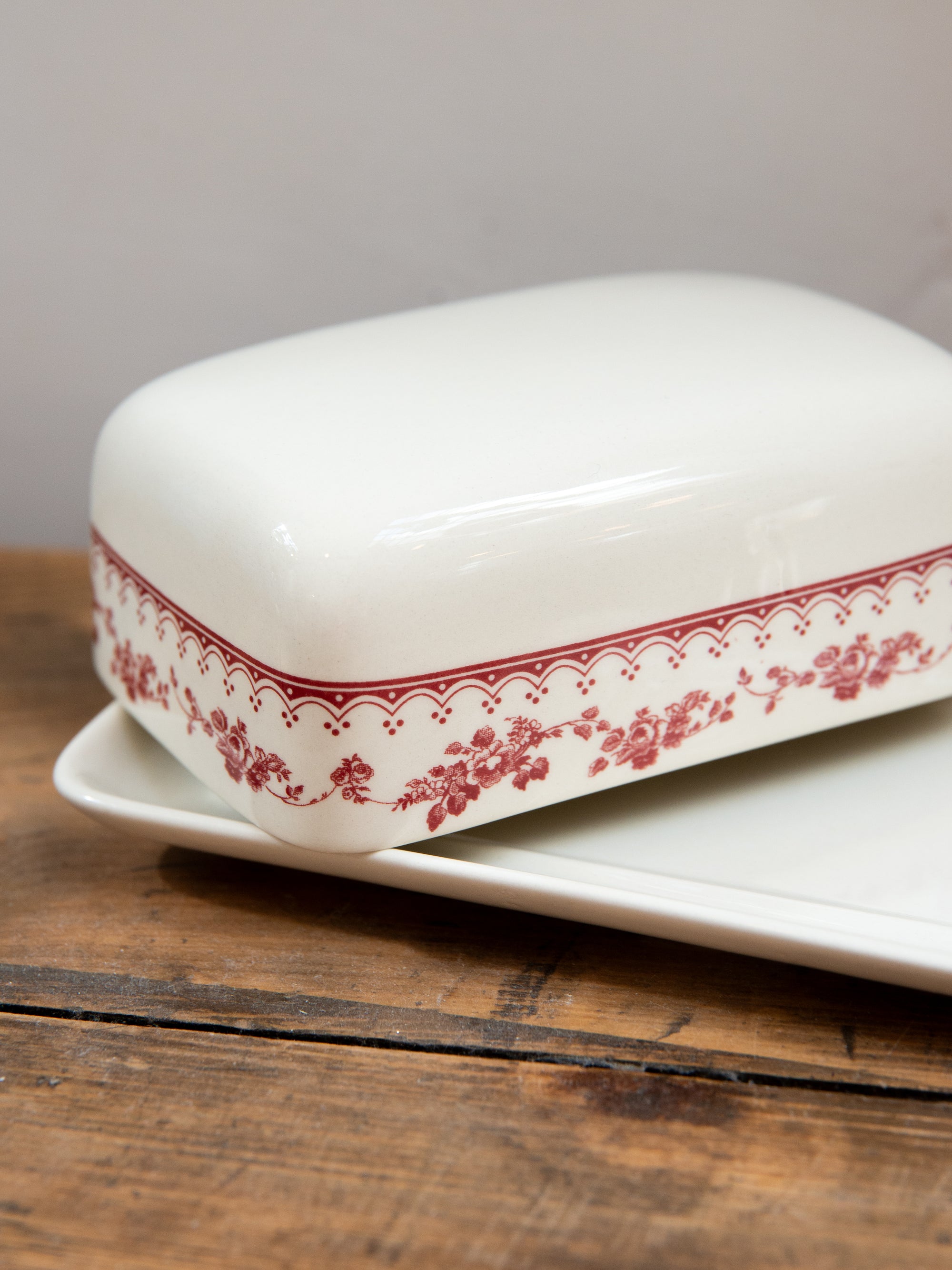 Faustine Patterned Floral Butter Dish / Burgundy