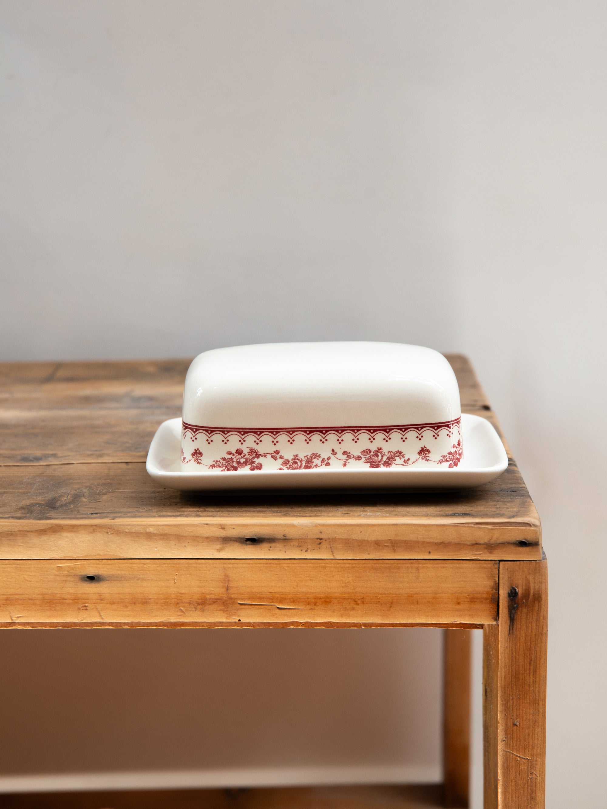 Faustine Patterned Floral Butter Dish / Burgundy