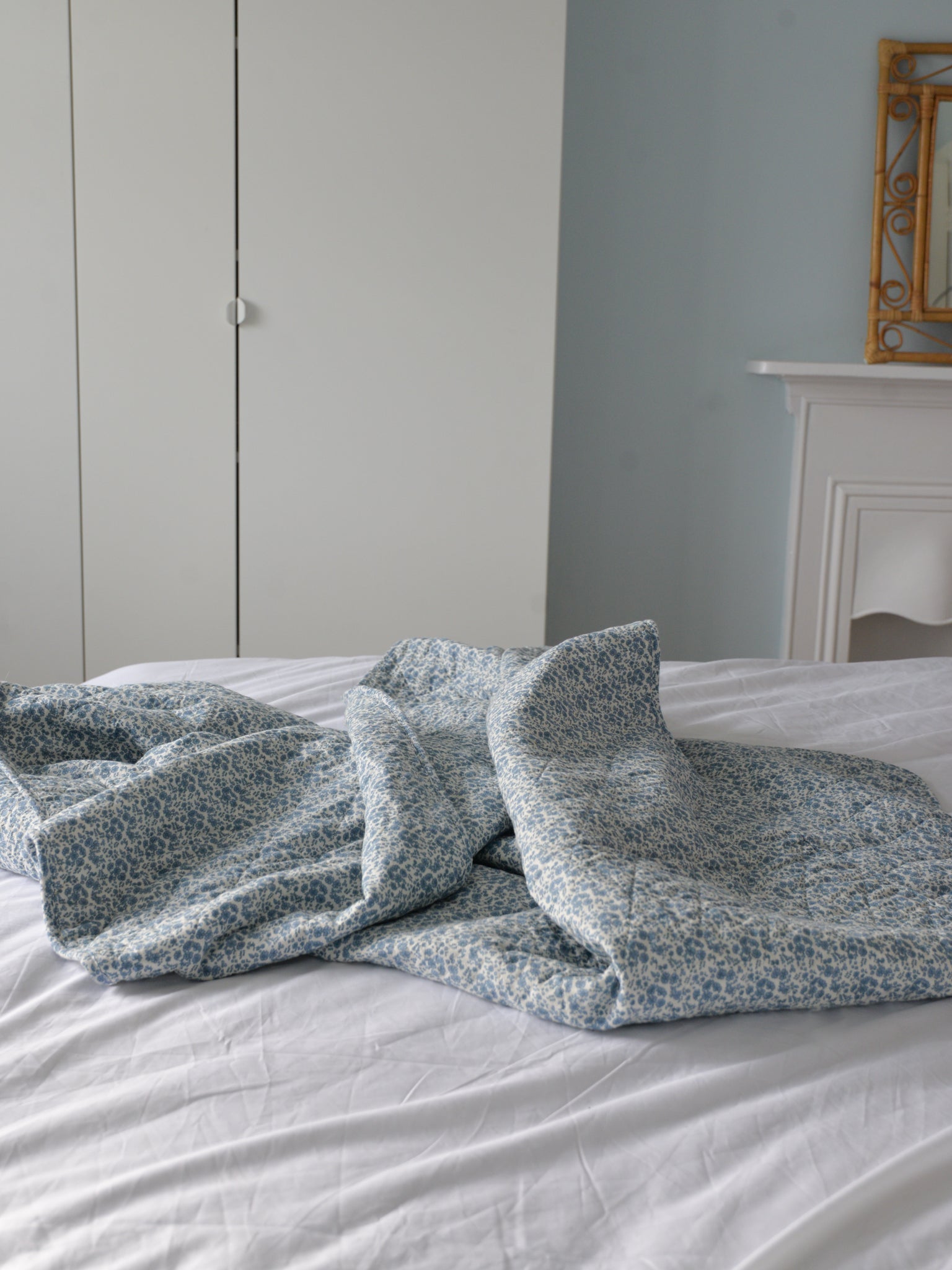 Betty Blue Floral Quilt / Various Sizes