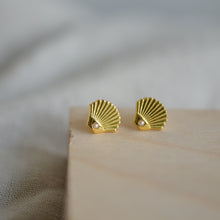Load image into Gallery viewer, Art Deco Shell Studs