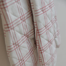 Load image into Gallery viewer, Oven Gloves / Red Check
