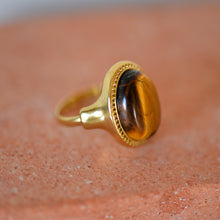 Load image into Gallery viewer, Between Ring / Gold