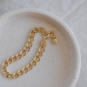 Charm Curb Chain Bracelet / Gold or Silver