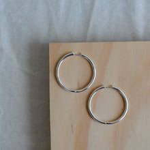 Load image into Gallery viewer, Eanna Maxi Hoops / Gold or Silver