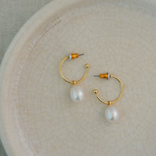 Load image into Gallery viewer, Eila Pearl Earrings in Gold