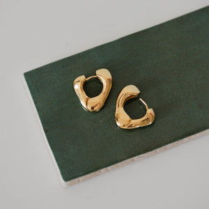 Free Hoop Earrings / Gold