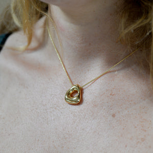 Free Pendant Necklace / Gold