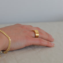 Load image into Gallery viewer, Friends Chunky Ring in Gold