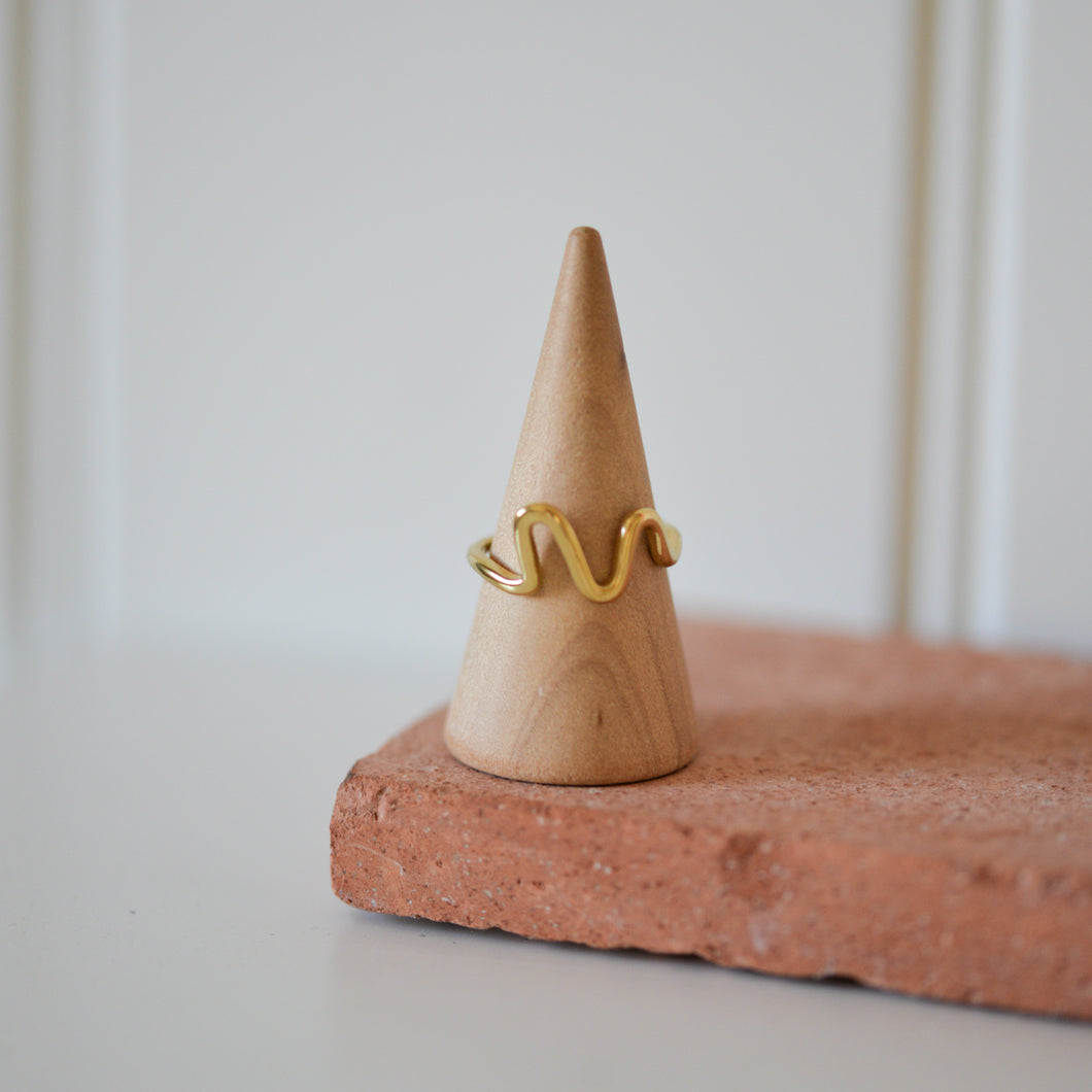 Lulu Wavy Stack Ring / Gold