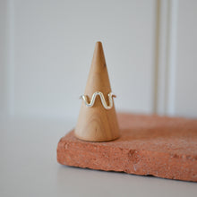 Load image into Gallery viewer, Lulu Wavy Stack Ring / Silver