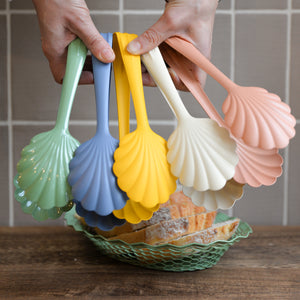 Scalloped Serving Tongs / Pastel Colours