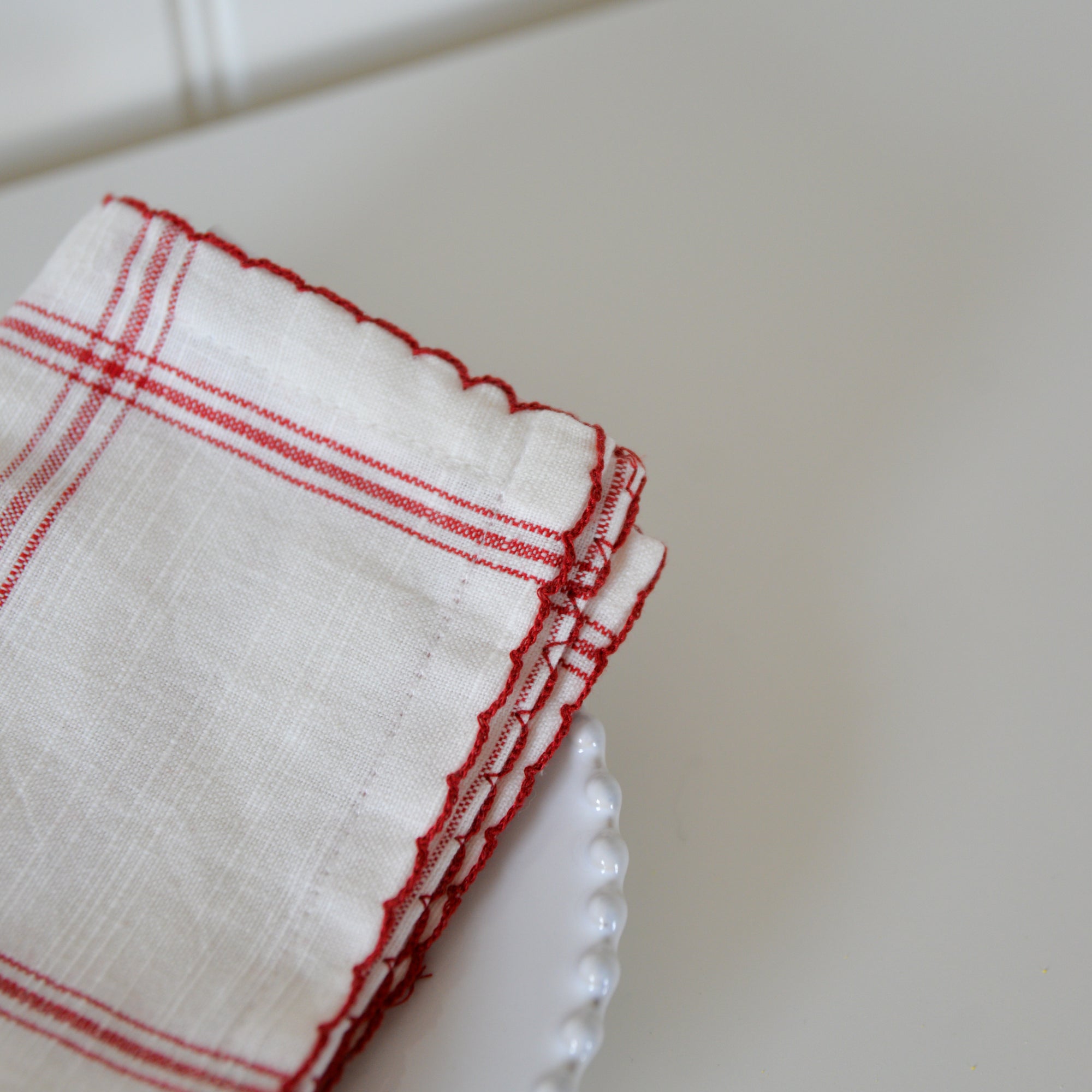 Napkin Alma Check / White and Red
