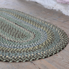Load image into Gallery viewer, Hedgerow Jute Oval Rug / Green