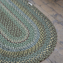 Load image into Gallery viewer, Hedgerow Jute Oval Rug / Green