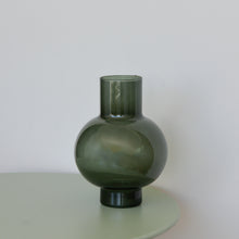 Load image into Gallery viewer, Colourful Round Glass Vase / Green