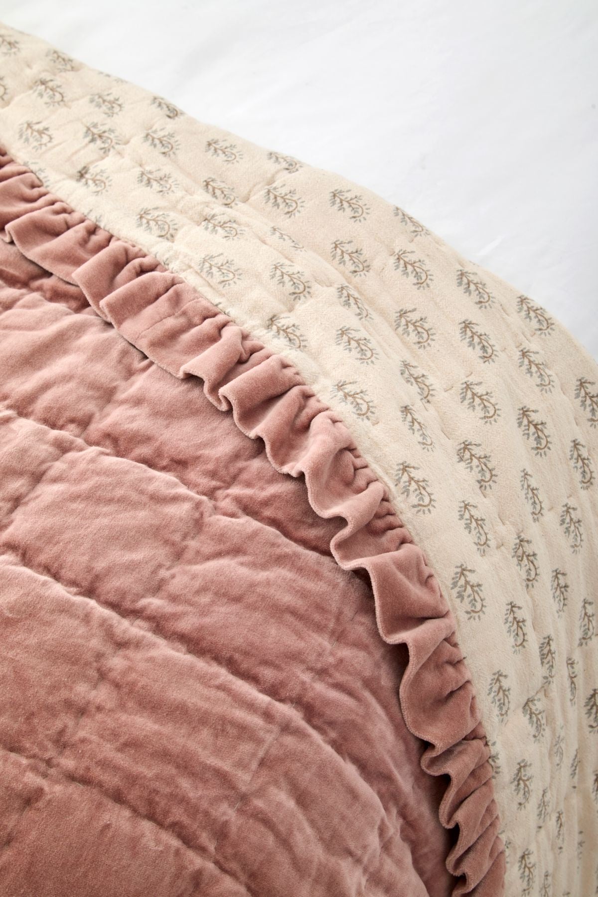 Velvet Ruffle Bedspread / Rosewood