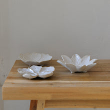 Load image into Gallery viewer, Liya Flower Trinket Dish