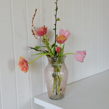 Load image into Gallery viewer, Noomi Glass Vase / Pink