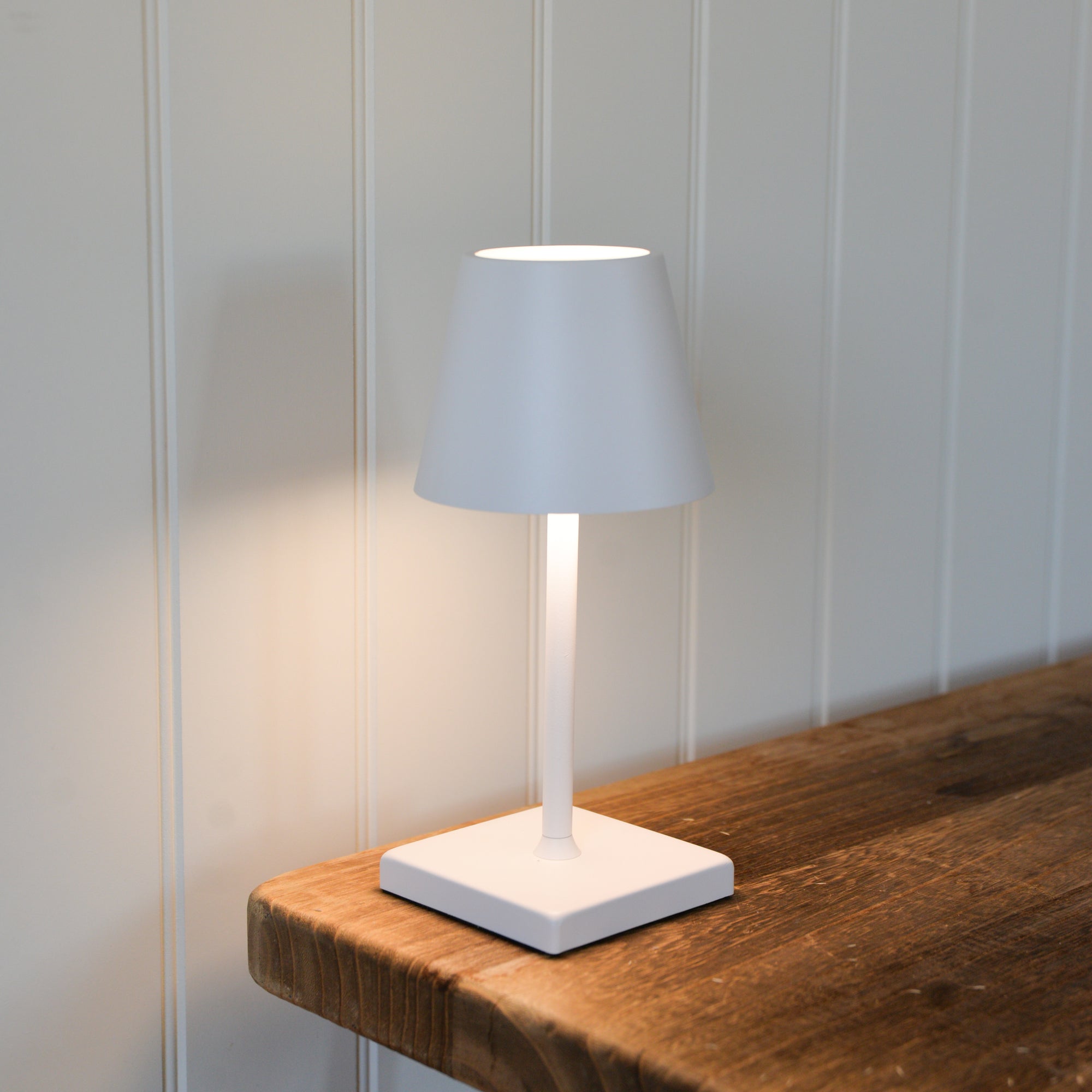 Siena Rechargeable LED Table Lamp / White