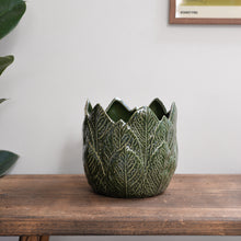 Load image into Gallery viewer, Nea Leaf Plant Pot / Sizes