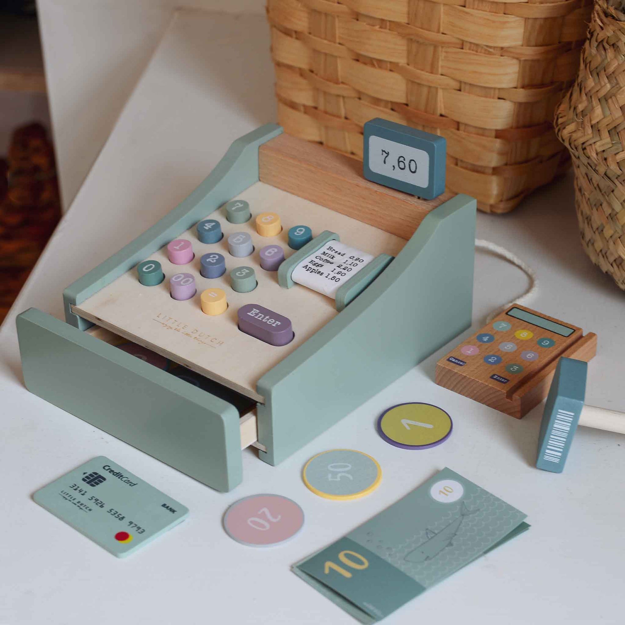 little-dutch-cash-register-with-scanner