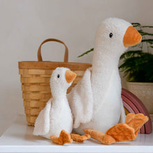 Load image into Gallery viewer, Small cuddly toy goose