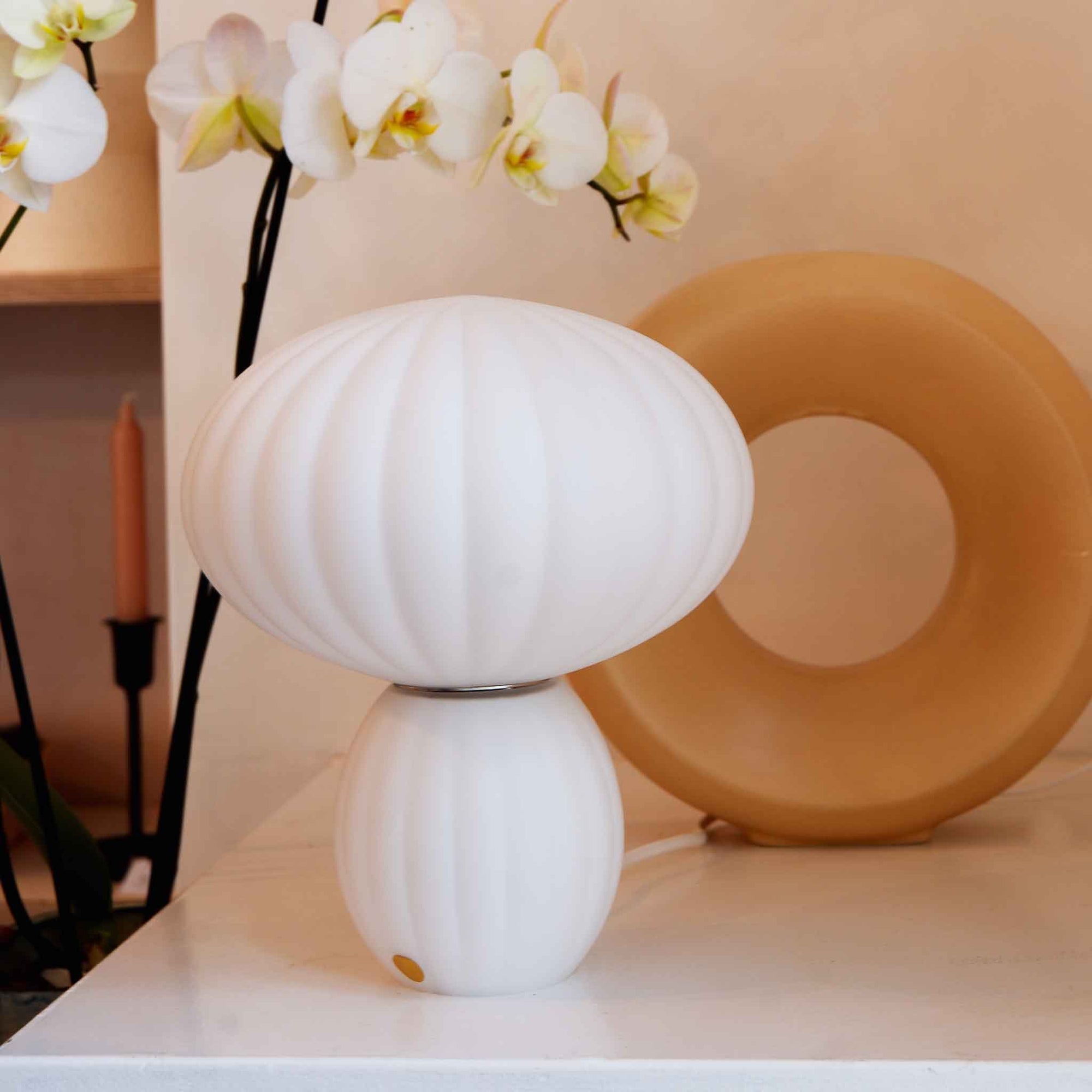 Hubsch glass white opal table lamp