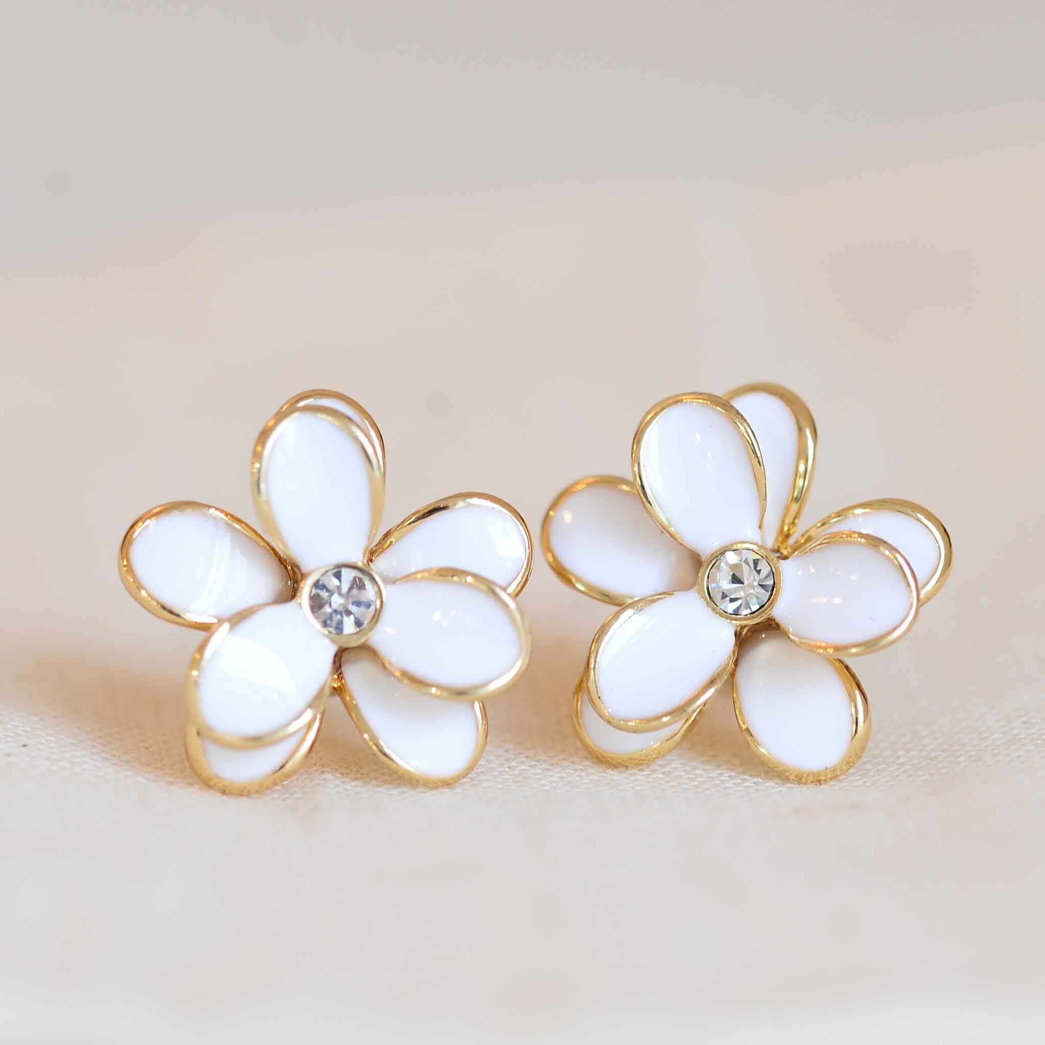 Pilgrim Evie White Flower Earstuds Gold Plated | Mon Pote | Jewellery