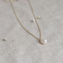 Load image into Gallery viewer, Eila Freshwater Pearl Necklace