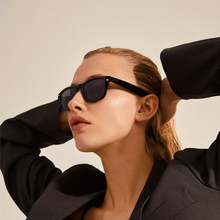 Load image into Gallery viewer, Pilgrim Reese Retro Style Wayfarer Sunglasses