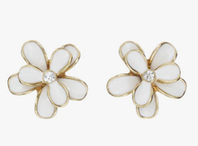 Load image into Gallery viewer, Pilgrim Evie White Flower Earstuds Gold Plated