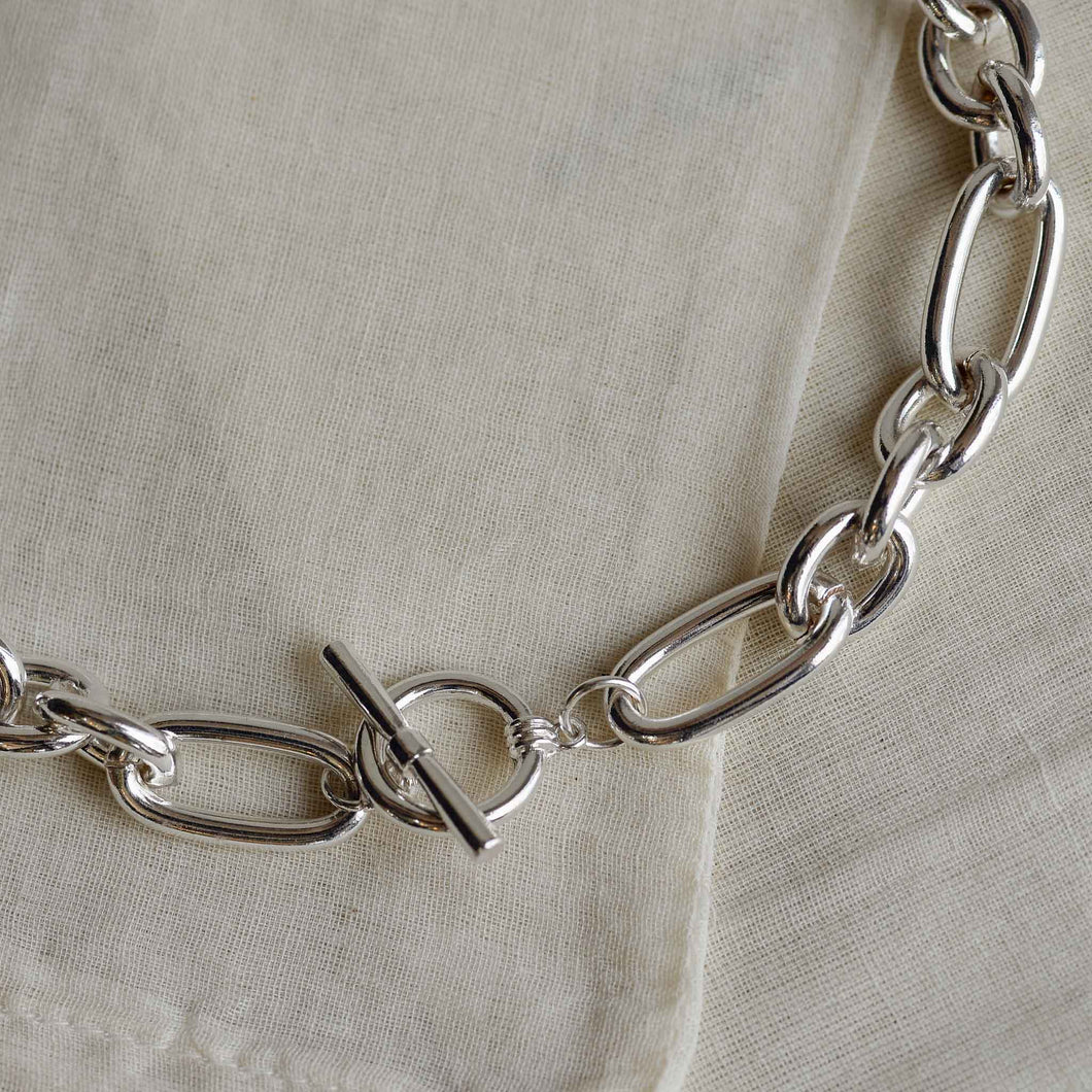 Maude oval links t bar silver necklace