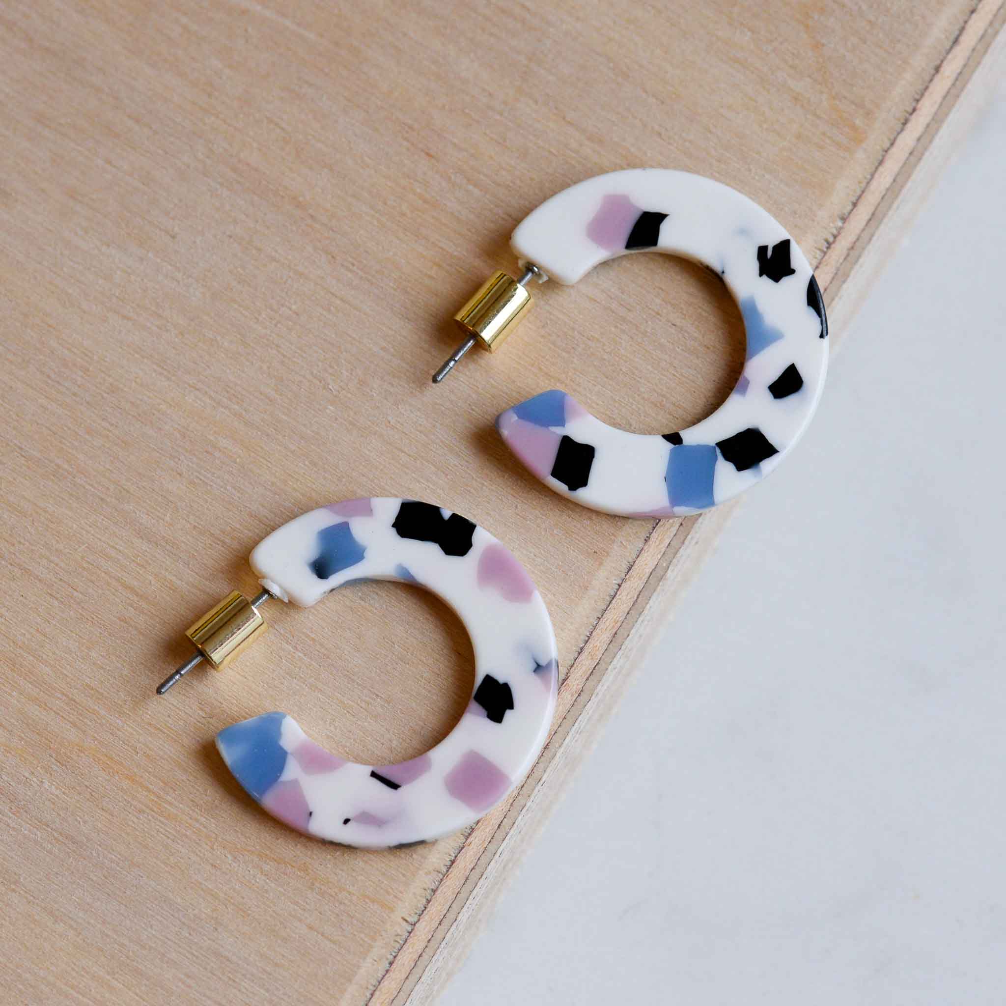 White resin clearance hoops