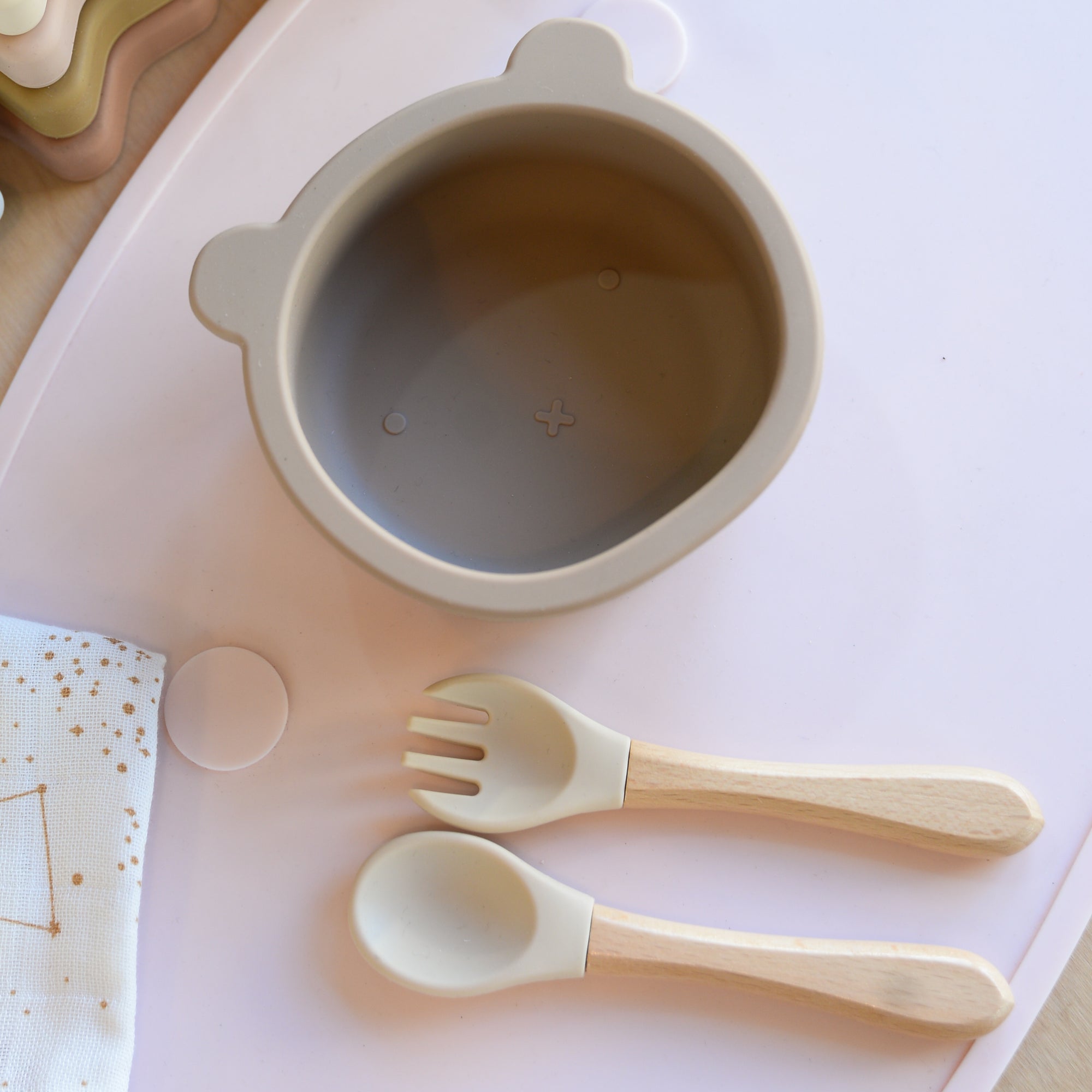 Blossom and Bear Dinnertime Sets