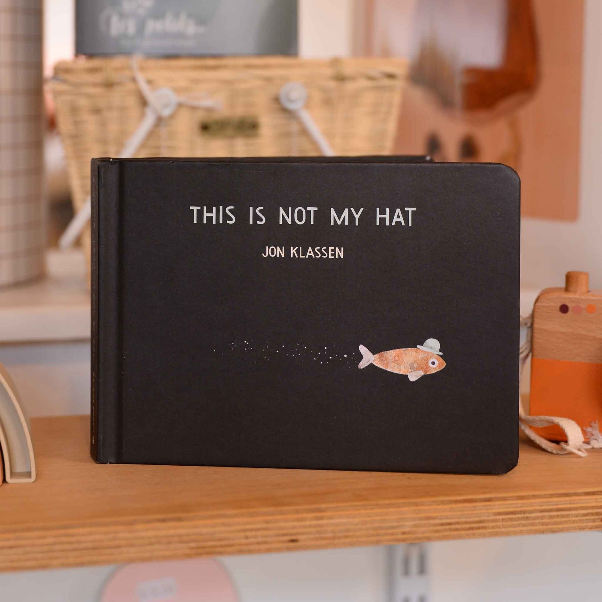 Jon-klassen-this-is-not-my-hat