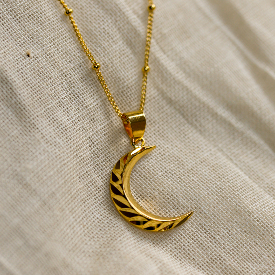 mara moon necklace
