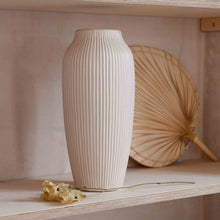 Load image into Gallery viewer, cream hano vase