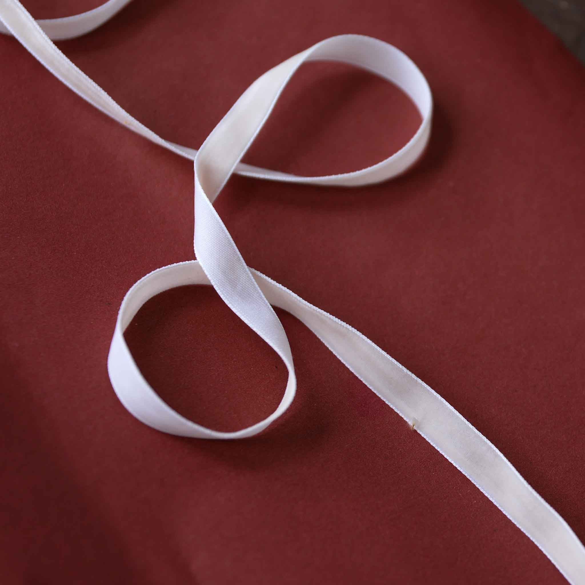 IB Laursen Velvet Ribbon in Various Colours | Festive wrapping ...