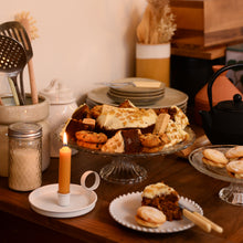 Load image into Gallery viewer, Vintage Style Glass Cake Stands