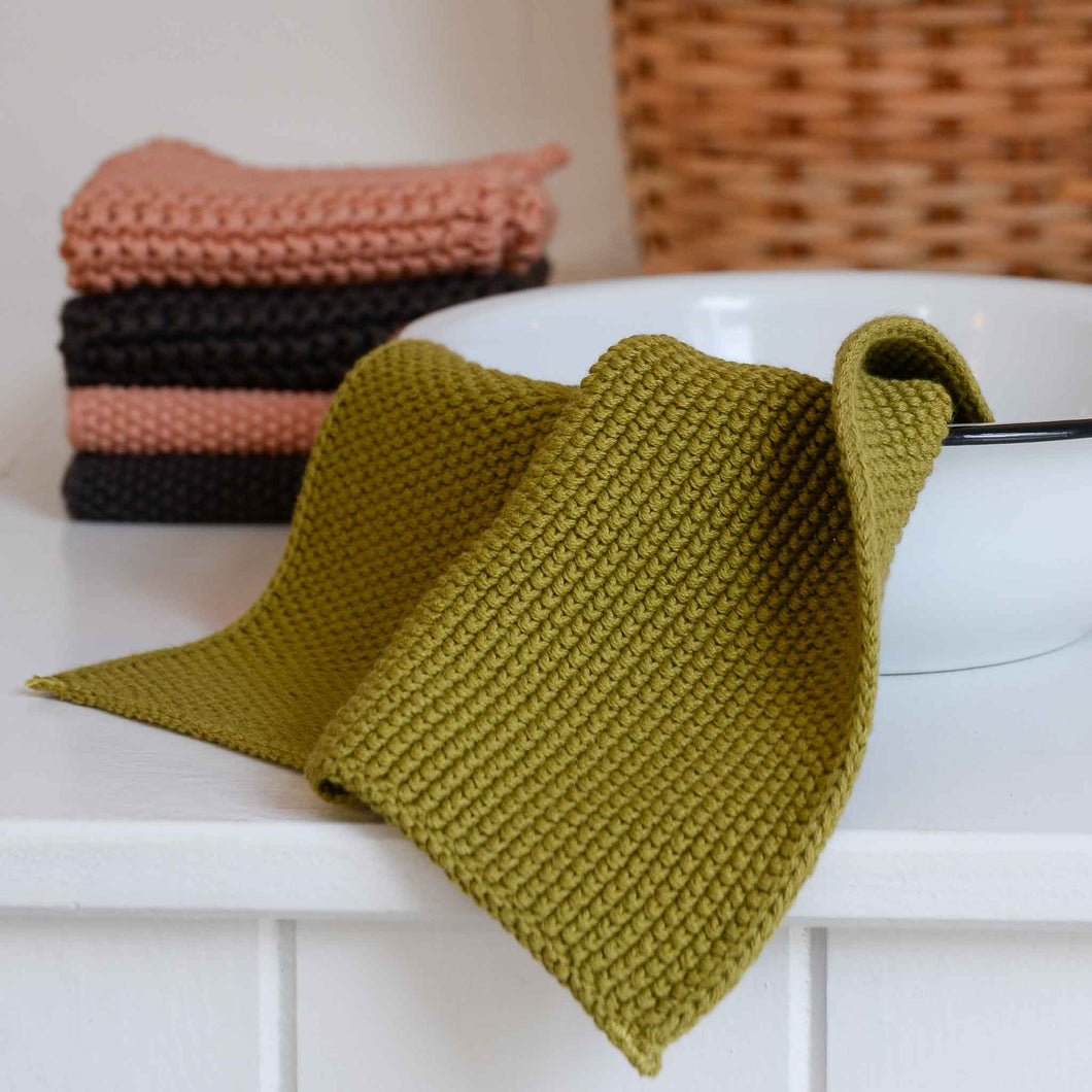 Green knitted dishcloth