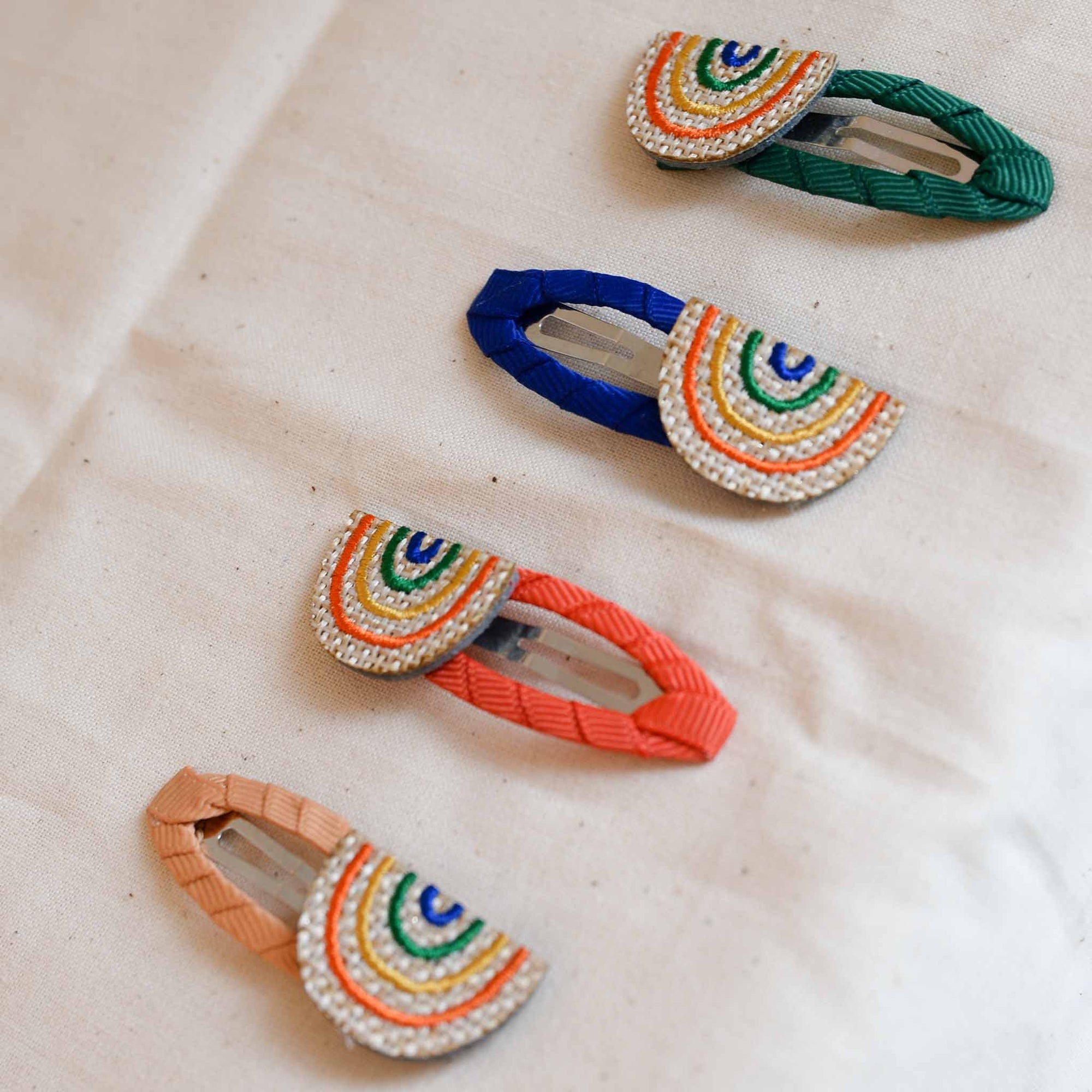 Mimi and Lula Natural Rainbow Clic Clac Hair Clips